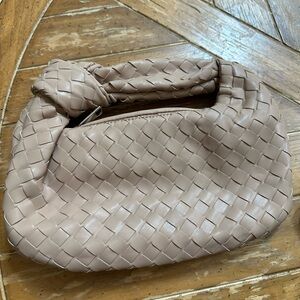 LOOKALIKE Elegant Woven Tan Women's Bag